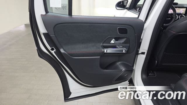 Mercedes-Benz EQB 2025 — ფოტო 5/31