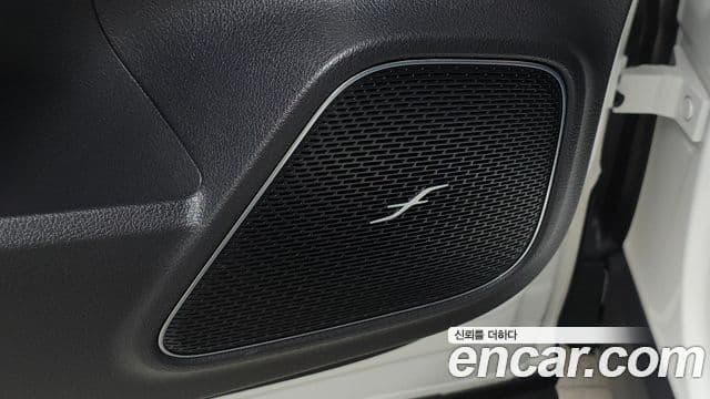 Mercedes-Benz EQB 2025 — ფოტო 19/31