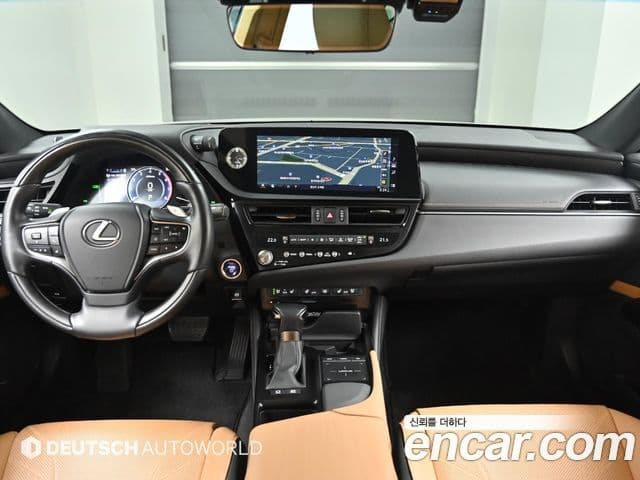 Lexus ES300h 2021 — Photo 4/20