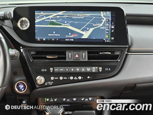 Lexus ES300h 2021 — Photo 13/20