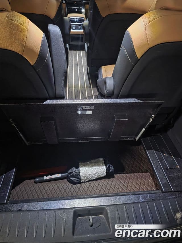 Kia Carnival 2021 — ფოტო 6/12