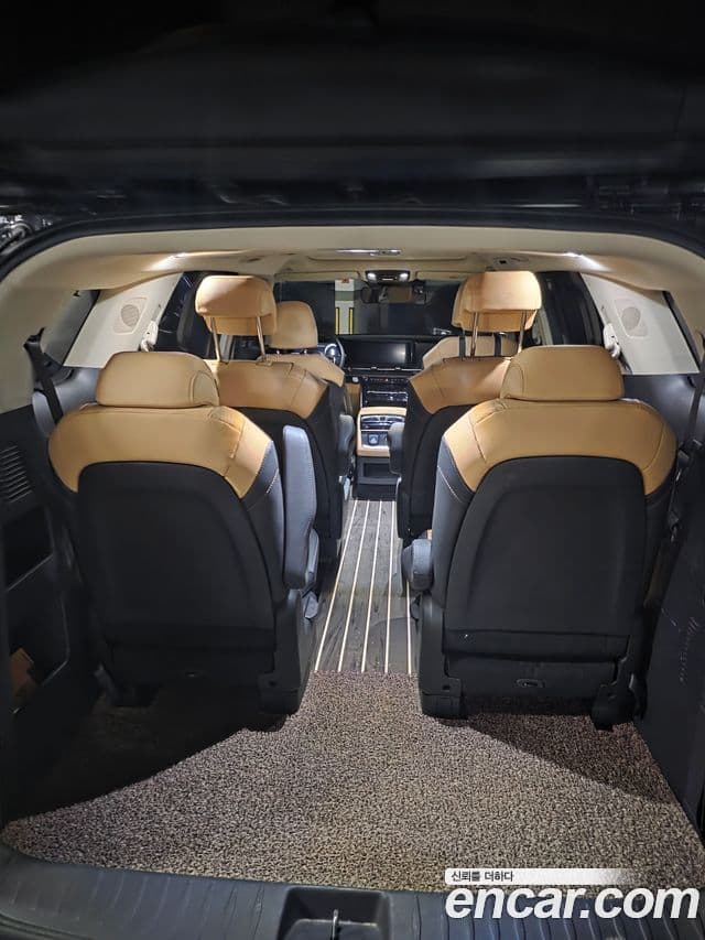 Kia Carnival 2021 — ფოტო 7/12