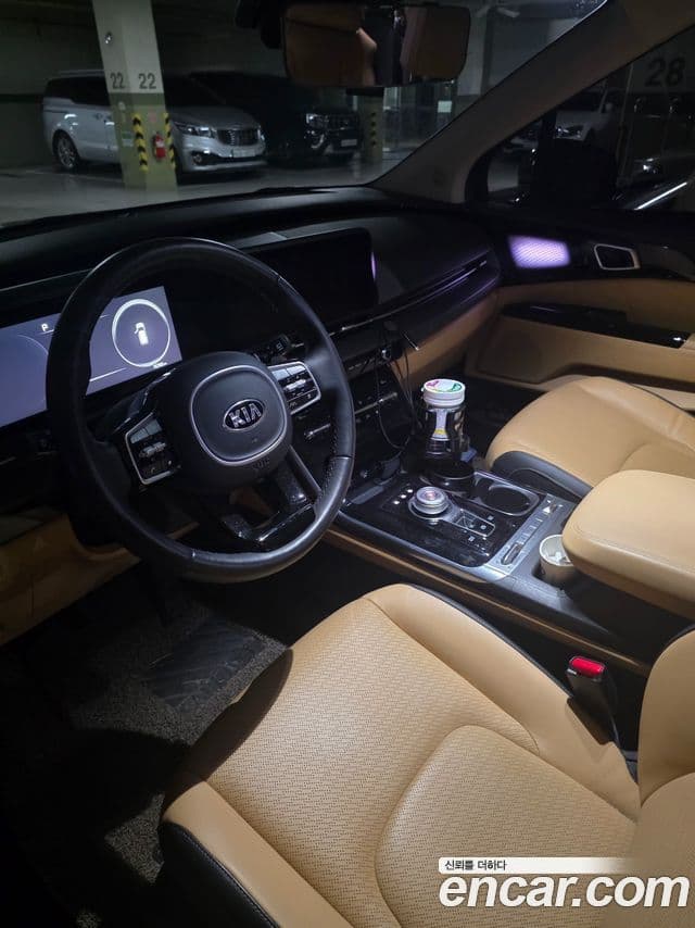 Kia Carnival 2021 — ფოტო 12/12