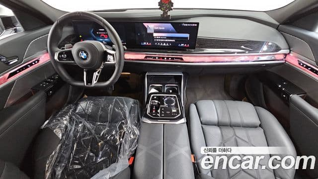 BMW 7 Series 2025 — Photo 8/20