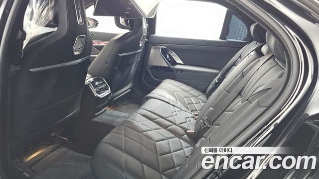 BMW 7 Series 2025 — Photo 3/20