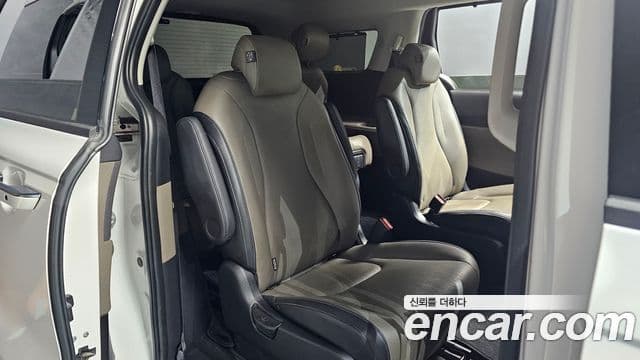 Kia Carnival 2025 — Фото 11/20