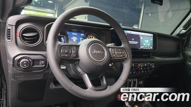 Jeep Wrangler 2025 — Фото 12/20
