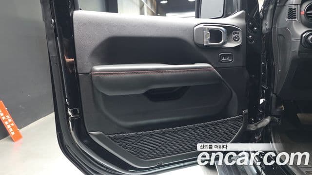 Jeep Wrangler 2025 — Photo 13/30
