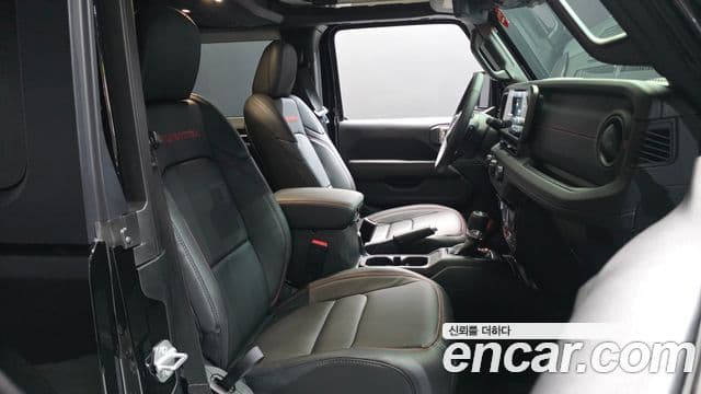 Jeep Wrangler 2025 — Photo 19/30