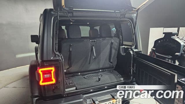 Jeep Wrangler 2025 — Photo 24/30