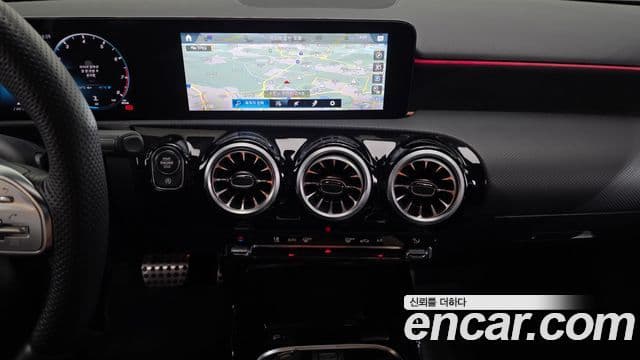 Mercedes-Benz A-Class 2022 — ფოტო 13/20