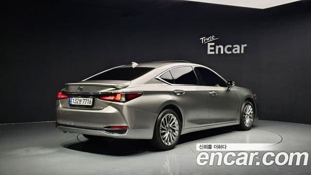 Lexus ES300h 2024 — Şəkil 2/20