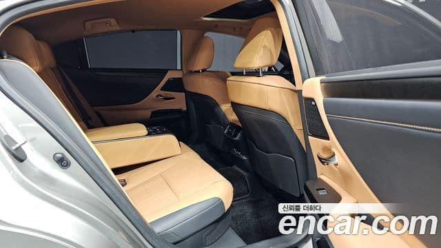 Lexus ES300h 2024 — Şəkil 12/20