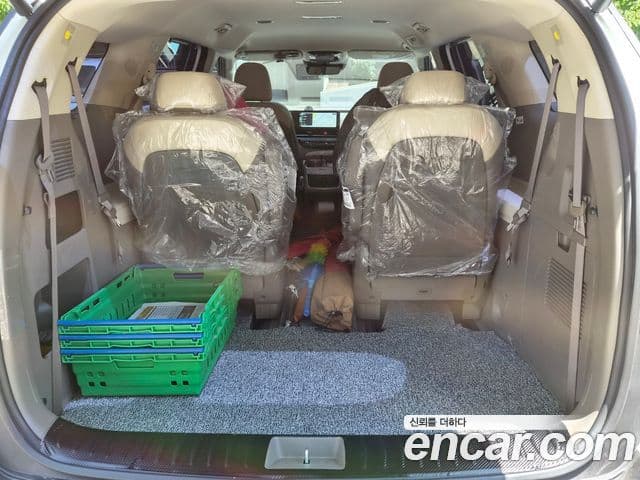 Kia Carnival 2025 — Şəkil 10/14