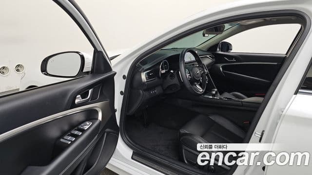 Genesis G70 2020 — ფოტო 10/20