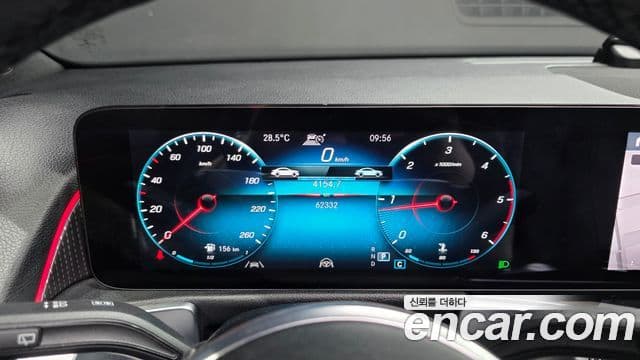 Mercedes-Benz GLB-Class 2022 — Фото 7/20
