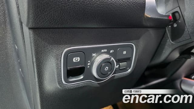 Mercedes-Benz GLB-Class 2022 — Фото 11/20