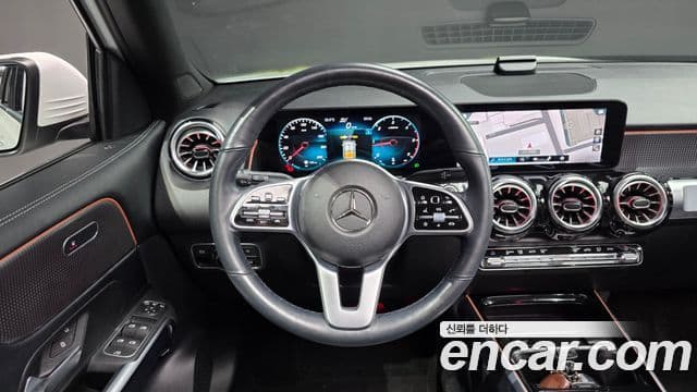 Mercedes-Benz GLB-Class 2022 — Фото 12/20