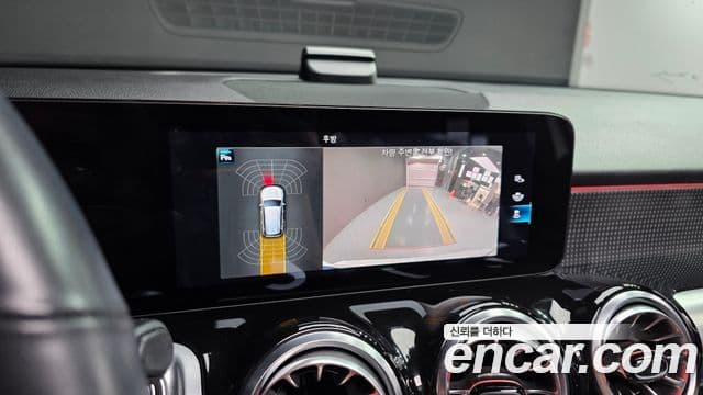Mercedes-Benz GLB-Class 2022 — Фото 13/20