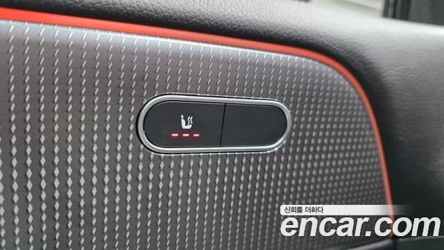 Mercedes-Benz GLB-Class 2022 — Фото 17/20