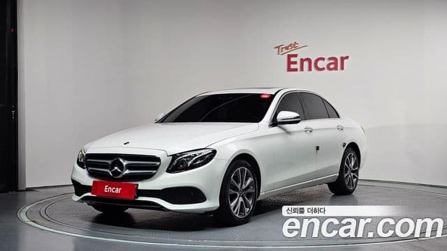 Mercedes-Benz E-Class 2019 — Фото 1/20