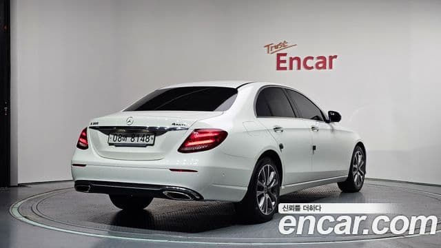Mercedes-Benz E-Class 2019 — Фото 2/20