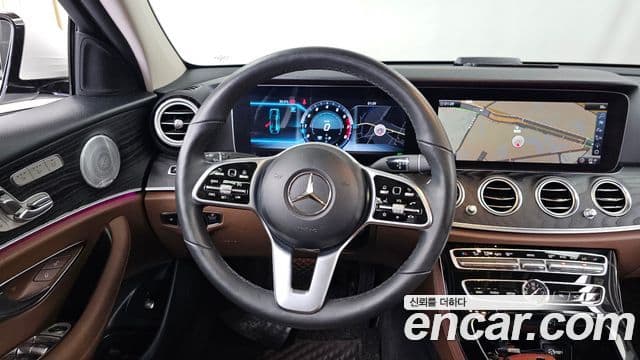 Mercedes-Benz E-Class 2019 — Фото 13/20