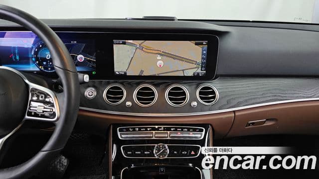 Mercedes-Benz E-Class 2019 — Фото 14/20
