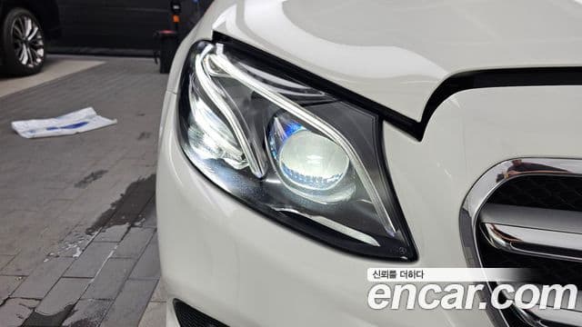 Mercedes-Benz E-Class 2019 — ფოტო 22/34