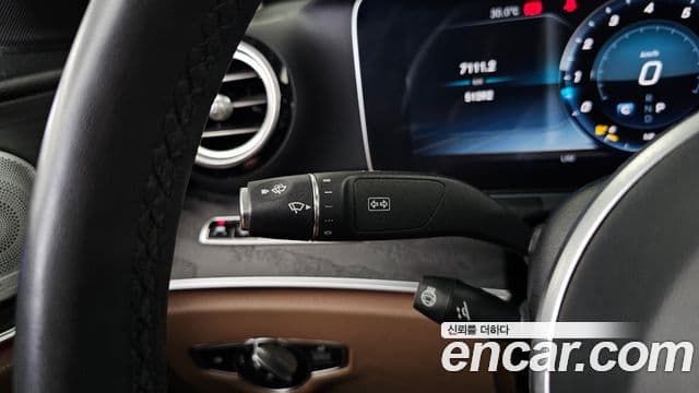 Mercedes-Benz E-Class 2019 — ფოტო 26/34