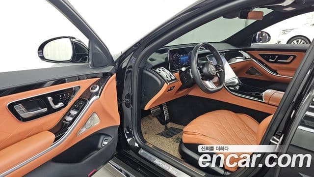 Mercedes-Benz S-Class 2025 — Фото 10/20