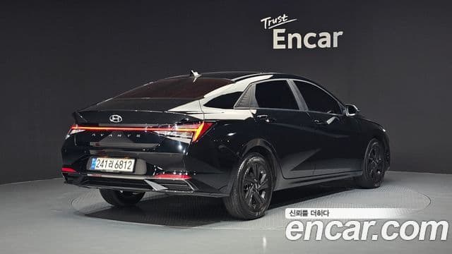 Hyundai Avante 2021 — Фото 1/20