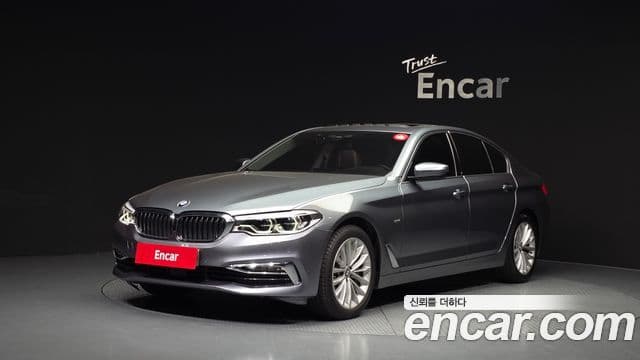 BMW 5 Series 2018 — Şəkil 1/20