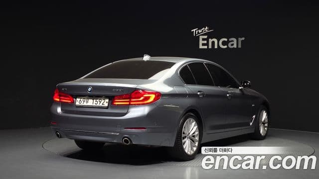 BMW 5 Series 2018 — Şəkil 2/20