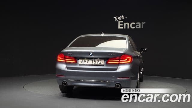 BMW 5 Series 2018 — Şəkil 4/20