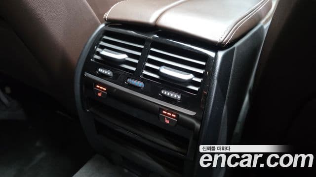 BMW 5 Series 2018 — Şəkil 19/20