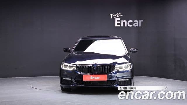 BMW 5 Series 2018 — ფოტო 19/20