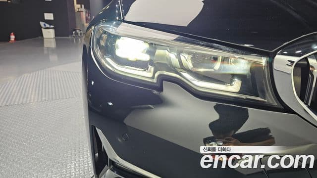 BMW 3 Series 2021 — Photo 32/32