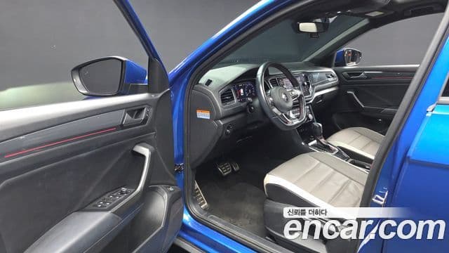 Volkswagen T-Roc 2021 — Şəkil 9/20