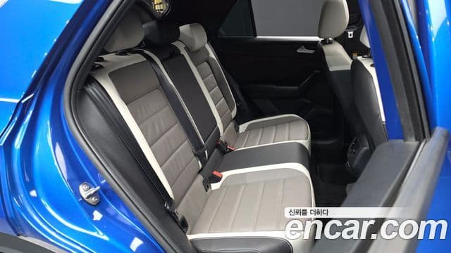Volkswagen T-Roc 2021 — Şəkil 16/20