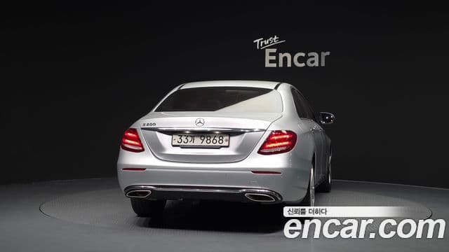 Mercedes-Benz E-Class 2018 — Şəkil 9/29