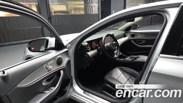 Mercedes-Benz E-Class 2018 — Şəkil 7/29