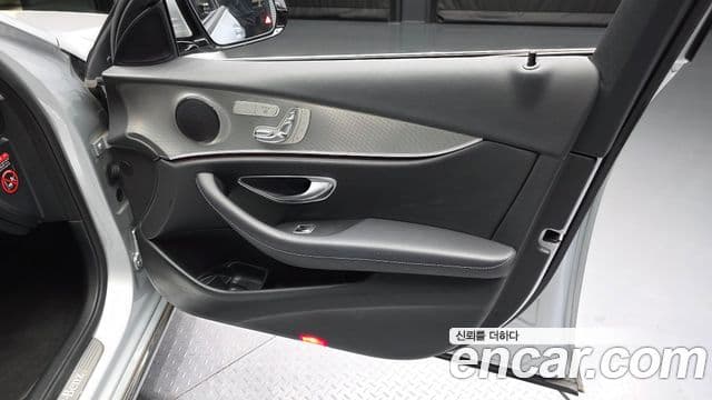Mercedes-Benz E-Class 2018 — Şəkil 11/29