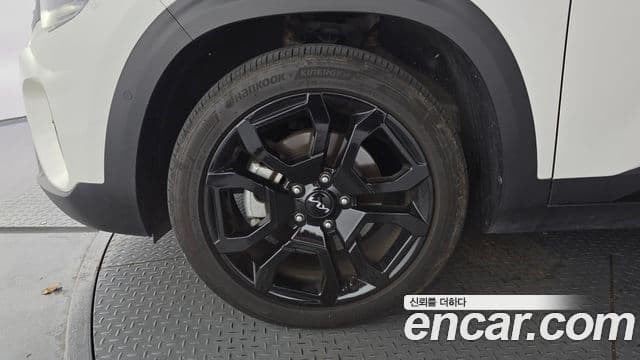 Kia Seltos 2022 — ფოტო 5/20
