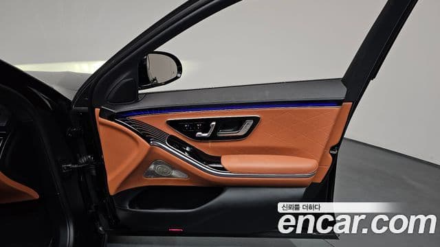 Mercedes-Benz S-Class 2023 — Photo 16/40