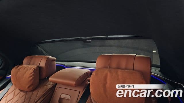Mercedes-Benz S-Class 2023 — Photo 25/40