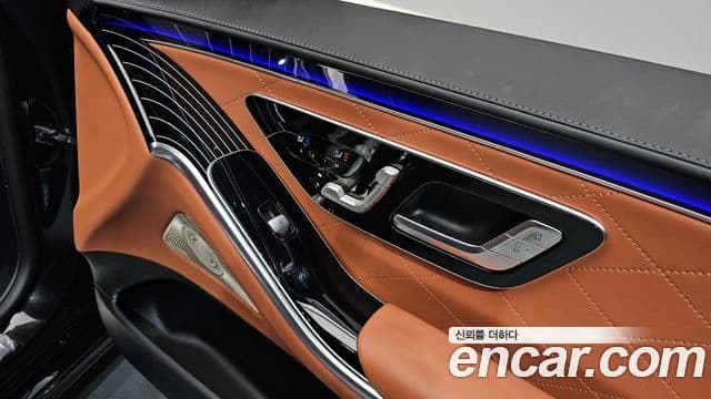 Mercedes-Benz S-Class 2023 — Photo 23/40