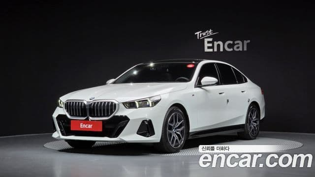 BMW 5 Series 2025 — Фото 1/20