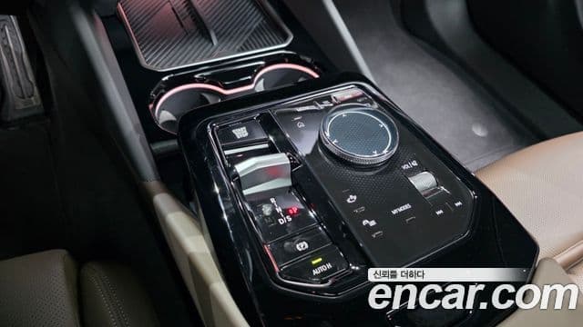 BMW 5 Series 2025 — Фото 9/20
