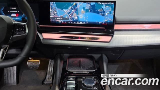 BMW 5 Series 2025 — Фото 14/20